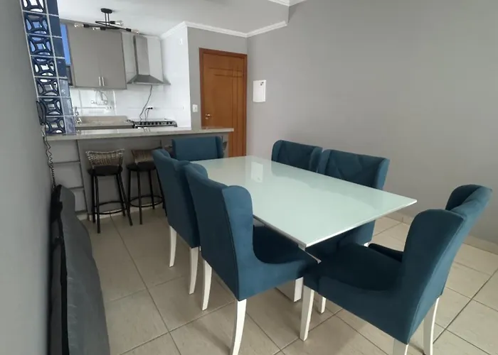 LINDO, apartamento praia da enseada Ubatuba, 100 mts da praia